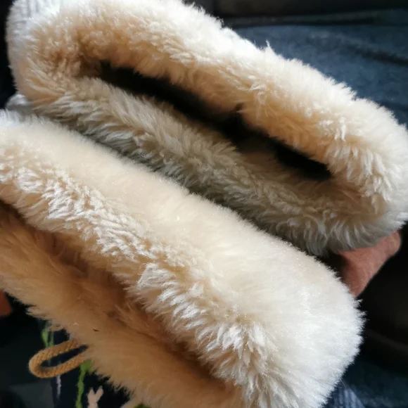 Uggs - Picture 7 of 7